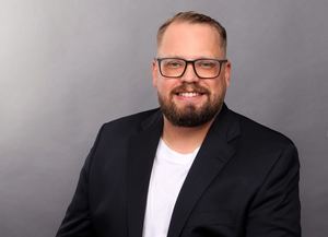 Webinar hosting presenter 