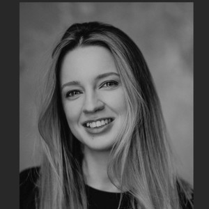 Webinar hosting presenter 