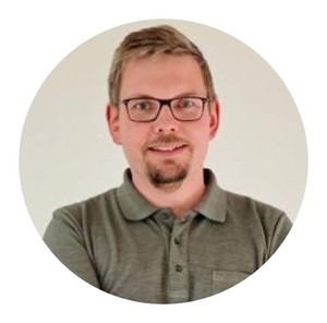 Webinar hosting presenter 
