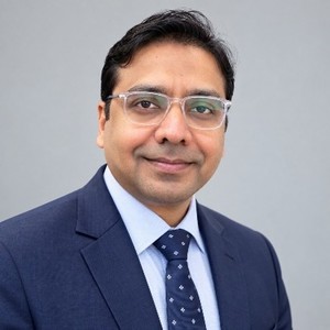 Webinar hosting presenter Ravi Gupta