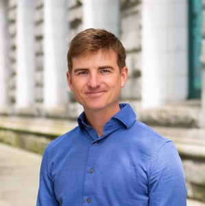 Webinar hosting presenter 