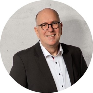 Webinar hosting presenter 