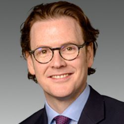 Webinar hosting presenter 