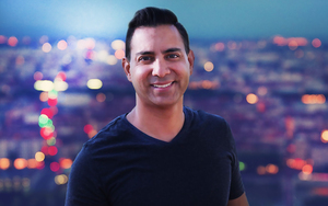 Webinar hosting presenter 