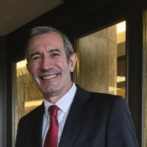 Webinar hosting presenter 