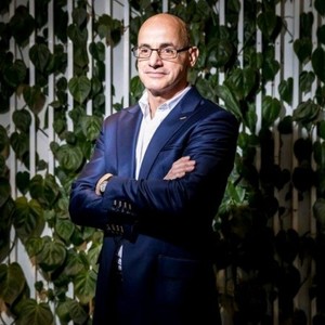 Webinar hosting presenter 