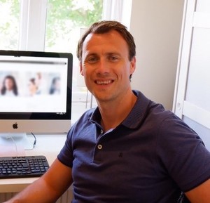 Webinar hosting presenter 