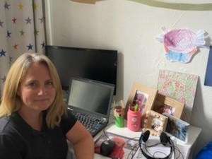 Webinar hosting presenter 