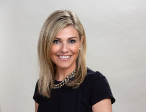 Webinar hosting presenter 