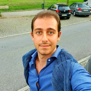 Webinar hosting presenter 