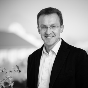 Webinar hosting presenter 