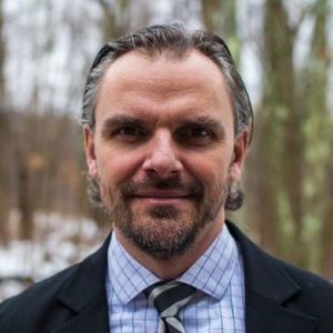 Webinar hosting presenter 