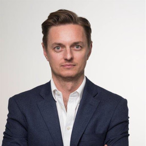 Webinar hosting presenter 