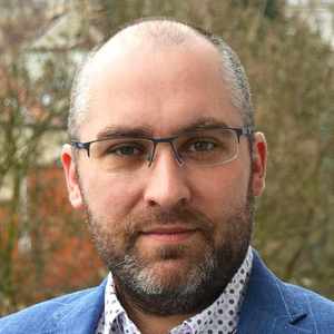 Webinar hosting presenter 