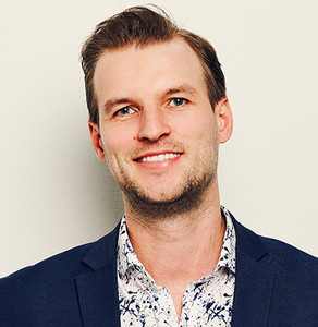 Webinar hosting presenter 