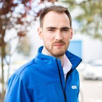 Webinar hosting presenter 