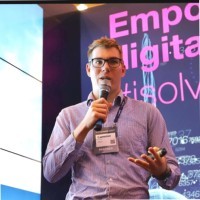 Webinar hosting presenter 