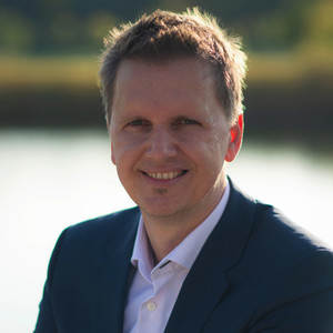 Webinar hosting presenter Volker T