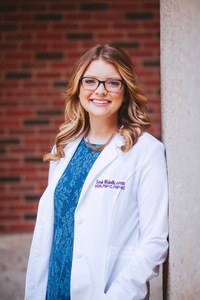 Webinar hosting presenter Sarah Michelle