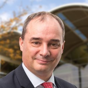 Webinar hosting presenter 