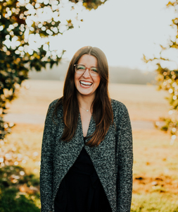 Webinar hosting presenter 